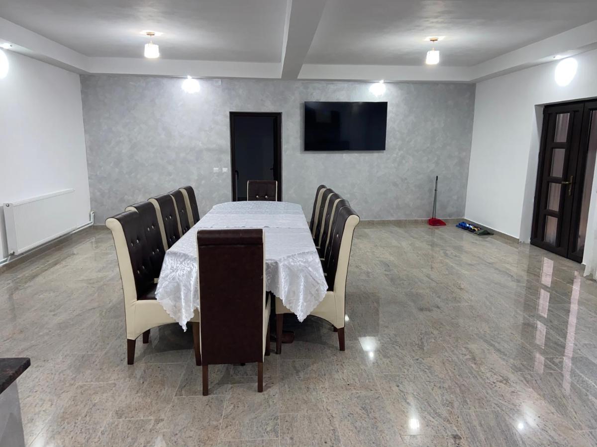 Pensiunea Casa Deny โนวาชิ-สเตรยนี ภายนอก รูปภาพ