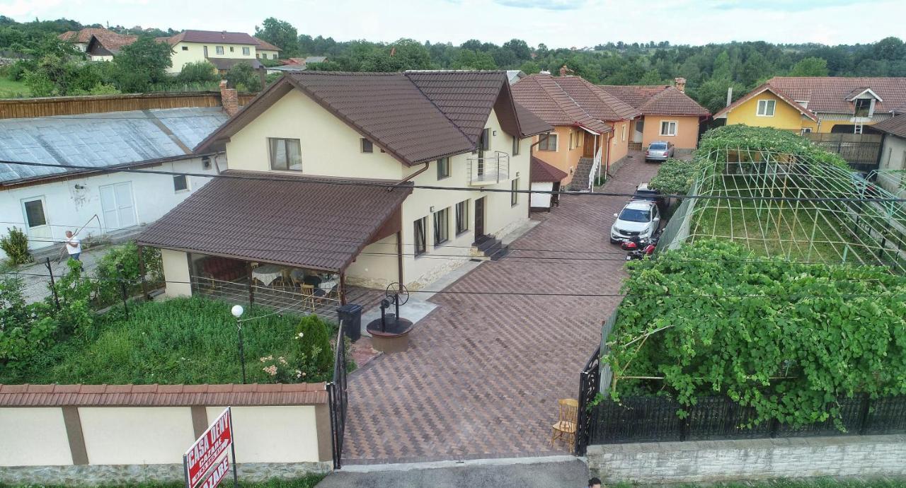 Pensiunea Casa Deny โนวาชิ-สเตรยนี ภายนอก รูปภาพ