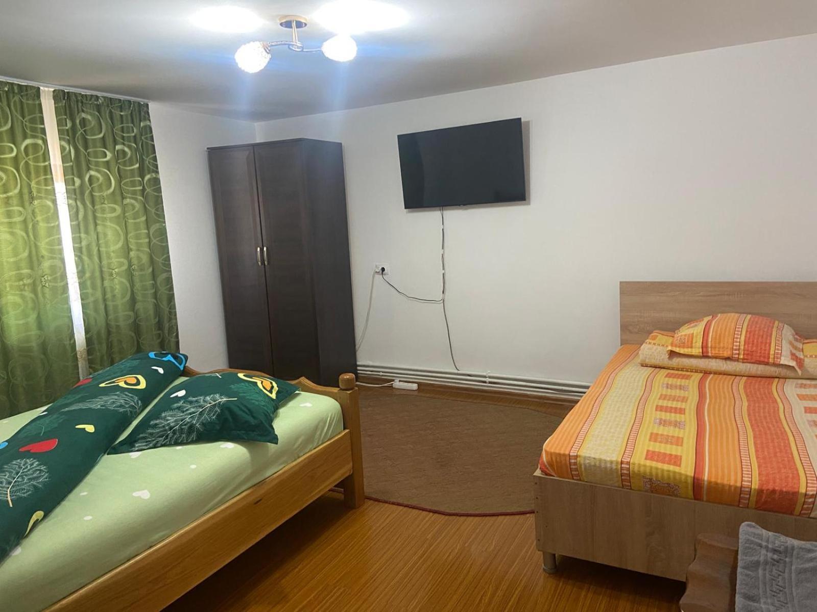 Pensiunea Casa Deny โนวาชิ-สเตรยนี ภายนอก รูปภาพ