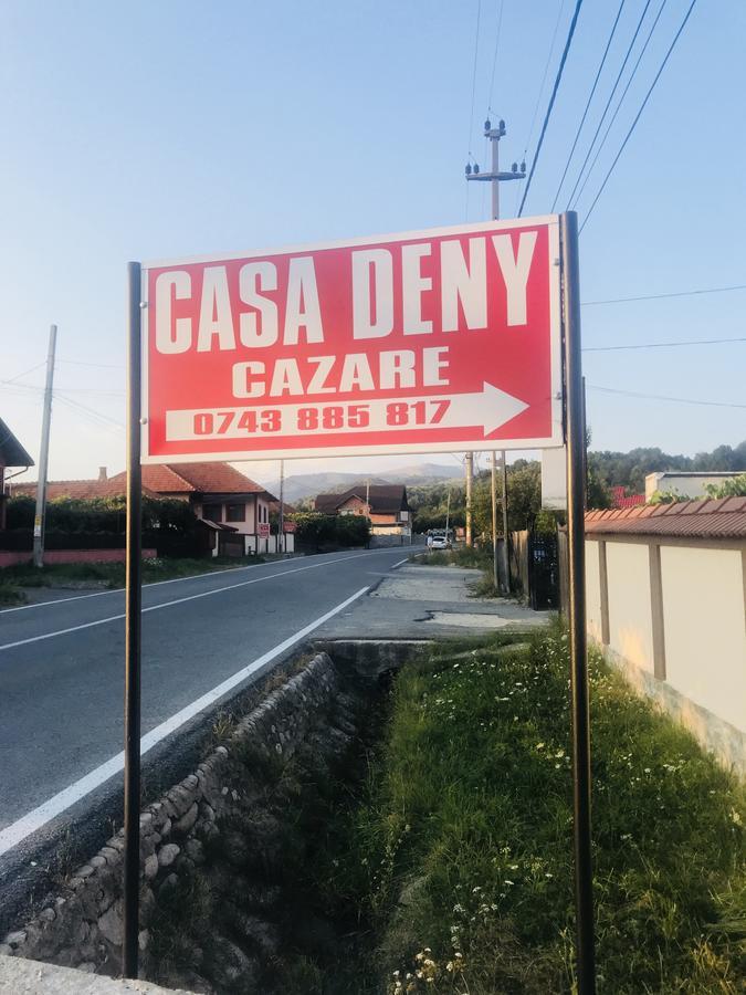 Pensiunea Casa Deny โนวาชิ-สเตรยนี ภายนอก รูปภาพ